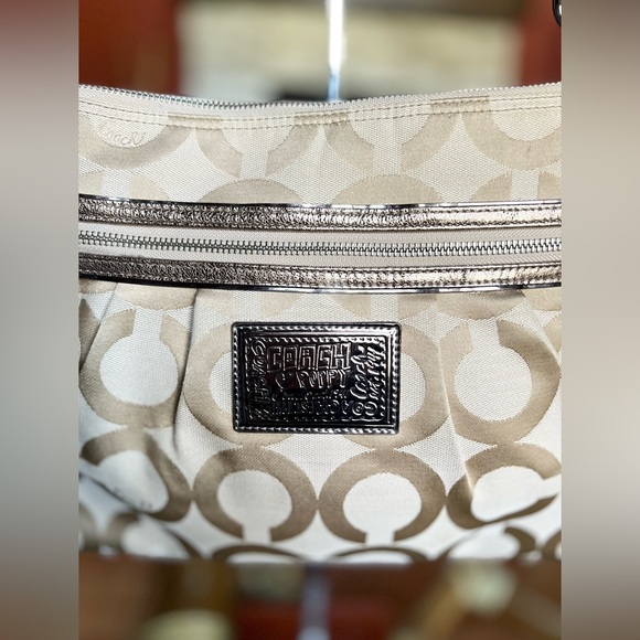 Coach Poppy Shoulder Bag EUC - Picture 5 of 7